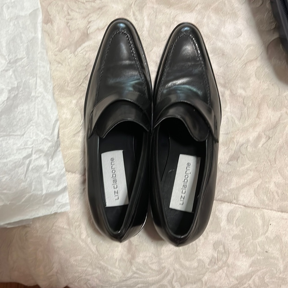 Liz Claiborne Black Closed Heels SIZE 7